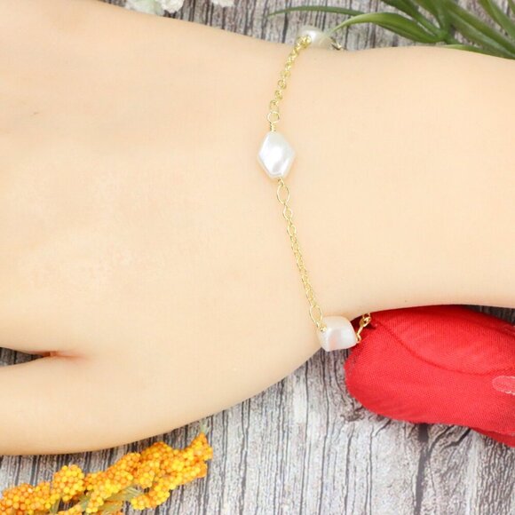"Trendy Handmade Bracelet – A Stylish Gift for Women & Girls, MAR091776 - Picture 1 of 10